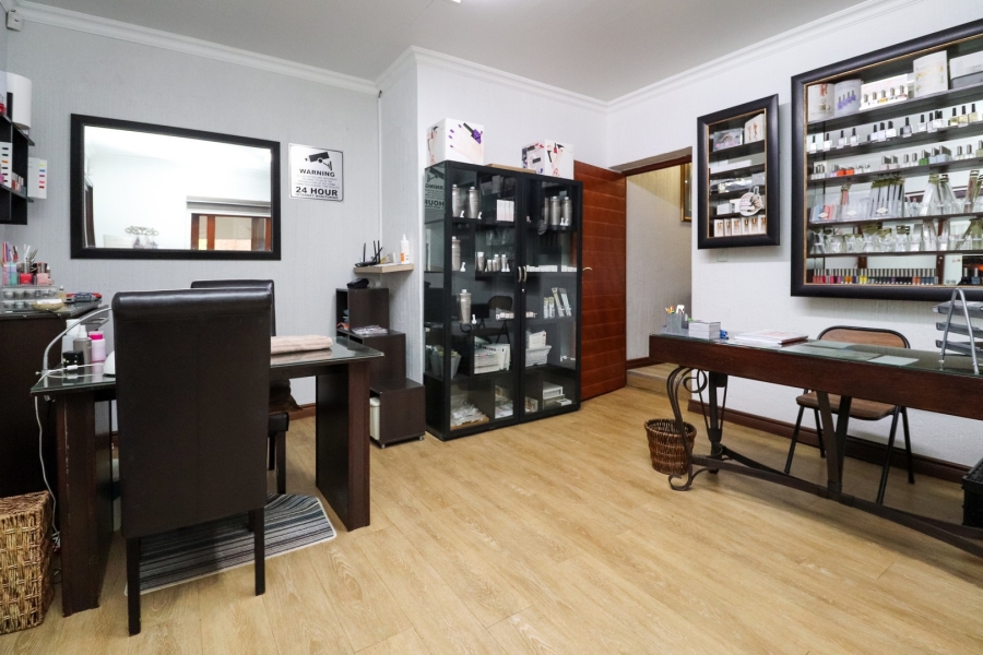 3 Bedroom Property for Sale in Flamwood North West